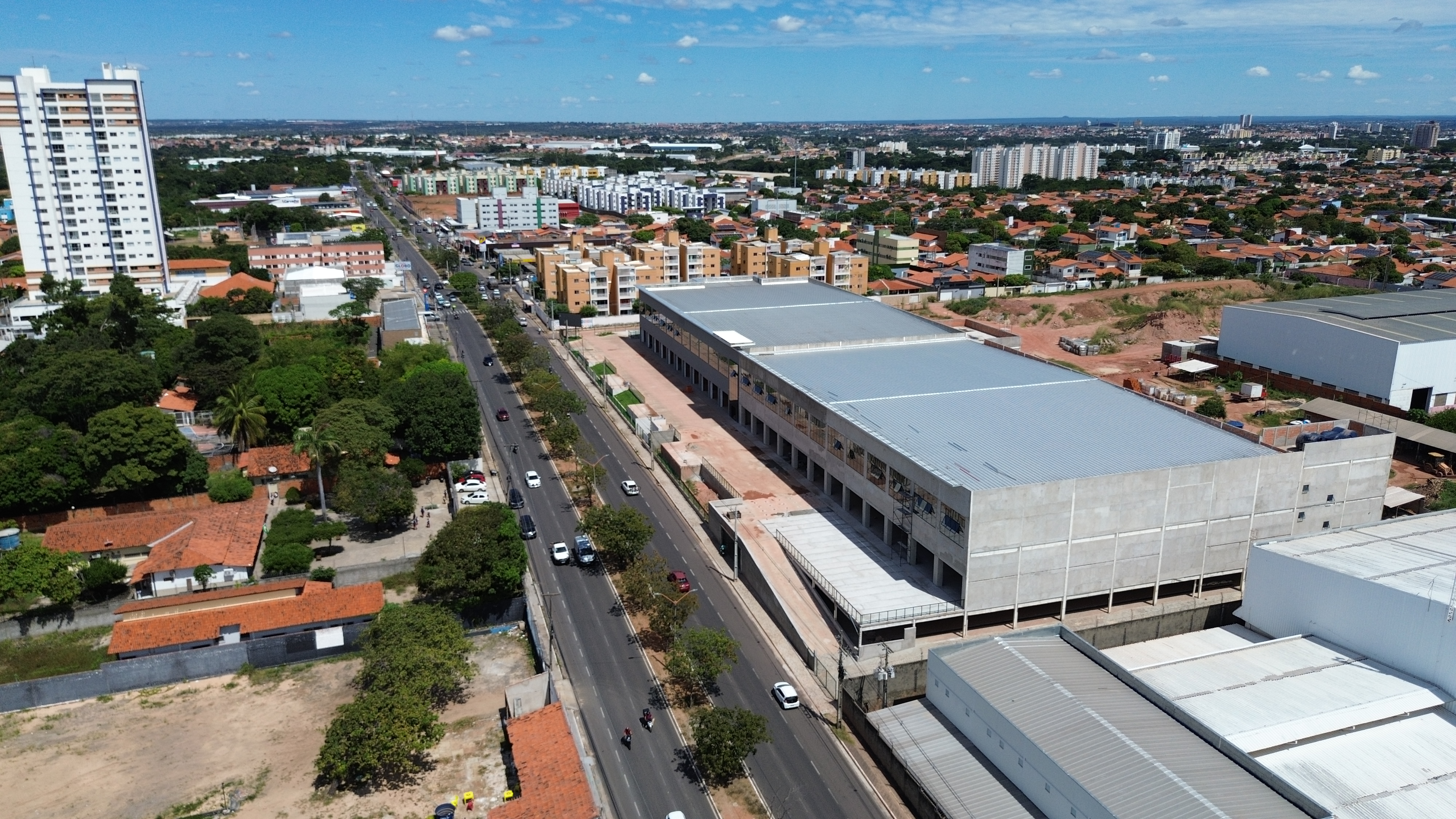 HR Mall e o entorno comercial