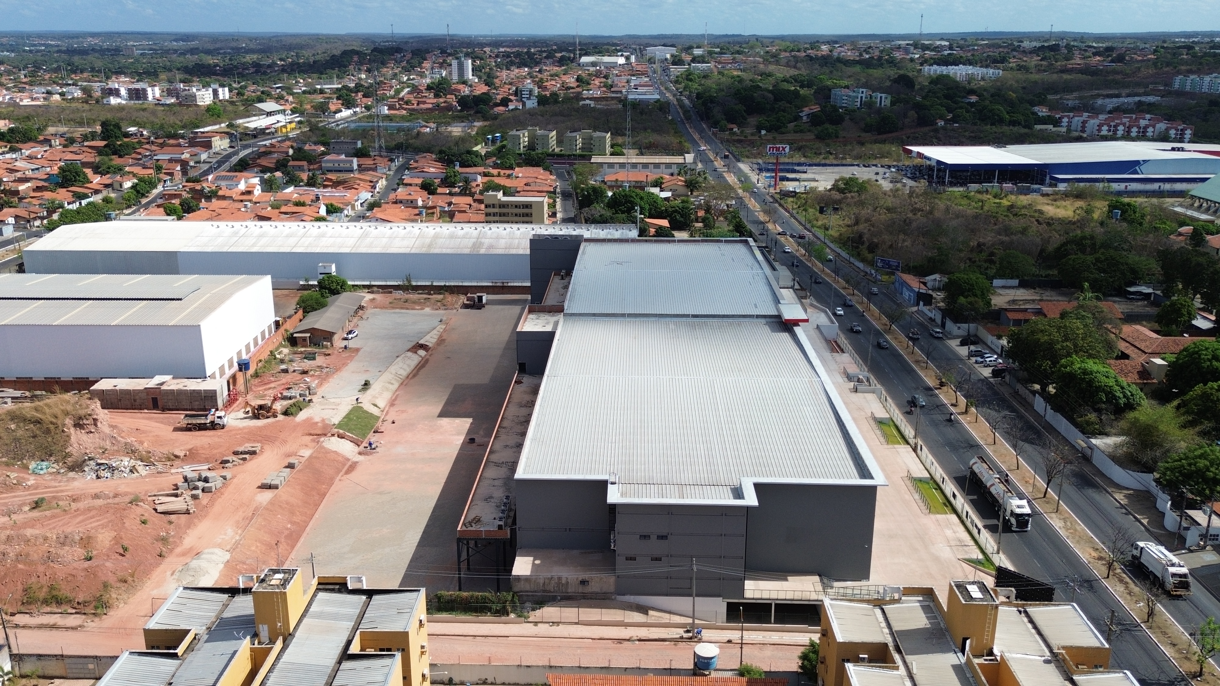 Obra do HR Mall em andamento