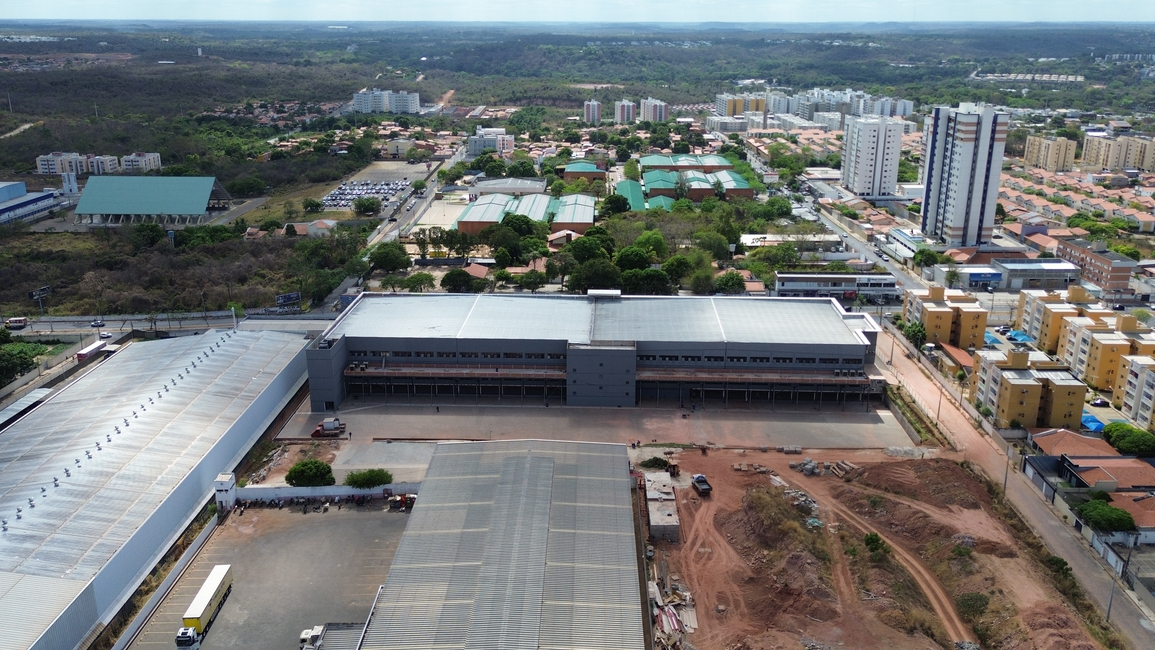 HR Mall visto da Av. Zequinha Freire